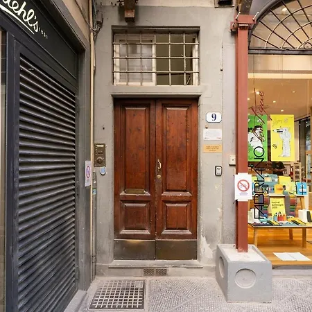 Keys Of Italy-corsos-9-studio By Palazzo Vecchio *